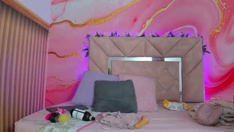 Snapshot of taylor_oriana_ chatting on November 2025 10:58:01 AM Oriana online show from November 2025 10:58:01 AM