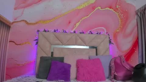 Snapshot of taylor_oriana_ chatting on November 2025 10:59:01 AM Oriana online show from November 2025 10:59:01 AM