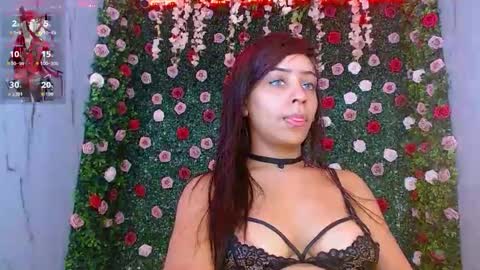 Snapshot of taylor_sophie chatting on November 2025 07:58:01 PM Taylor online show from November 2025 07:58:01 PM