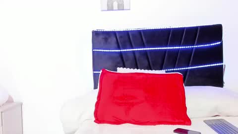 taylormaccurdy_ online show from November 2025 04:39:01 PM