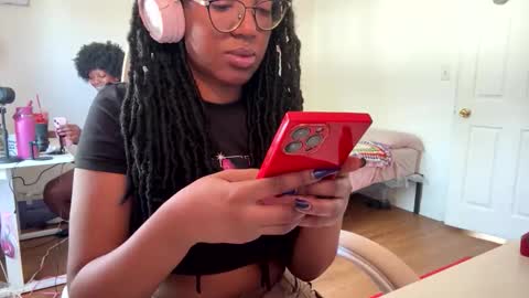 Snapshot of taylorsosweets chatting on May 2026 09:44:02 PM Taylor online show from May 2026 09:44:02 PM