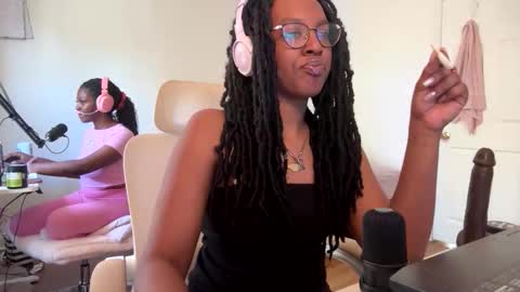 Snapshot of taylorsosweets chatting on May 2026 08:40:02 PM Taylor online show from May 2026 08:40:02 PM