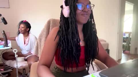 Snapshot of taylorsosweets chatting on June 2026 06:02:01 PM Taylor online show from June 2026 06:02:01 PM
