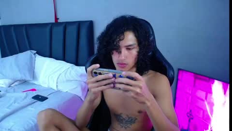 Tayron online show from April 2026 06:41:01 PM