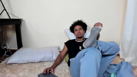 Snapshot of taysonysasha chatting on November 2025 11:49:02 PM ask for cum online show from November 2025 11:49:02 PM