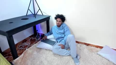 Snapshot of taysonysasha chatting on November 2025 09:36:02 PM ask for cum online show from November 2025 09:36:02 PM