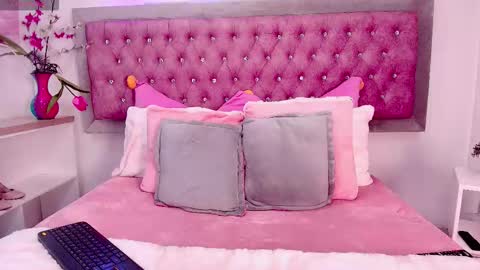 Snapshot of tayzon_foxxx chatting on October 2025 01:45:02 PM Sofia online show from October 2025 01:45:02 PM