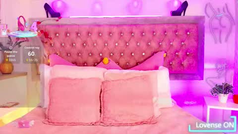 Snapshot of tayzon_foxxx chatting on November 2025 12:48:02 PM Sofia online show from November 2025 12:48:02 PM