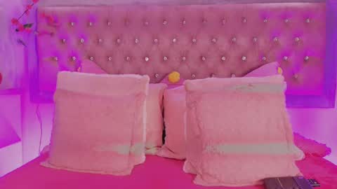 Snapshot of tayzon_foxxx chatting on November 2025 12:42:02 PM Sofia online show from November 2025 12:42:02 PM