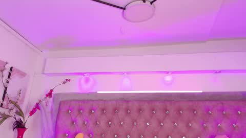 Snapshot of tayzon_foxxx chatting on November 2025 01:33:02 PM Sofia online show from November 2025 01:33:02 PM