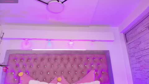 Snapshot of tayzon_foxxx chatting on November 2025 12:06:01 PM Sofia online show from November 2025 12:06:01 PM