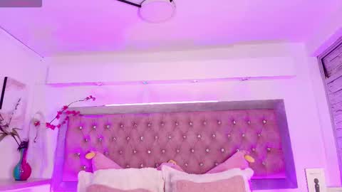 Snapshot of tayzon_foxxx chatting on December 2025 02:03:01 PM Sofia online show from December 2025 02:03:01 PM