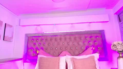 Snapshot of tayzon_foxxx chatting on December 2025 12:11:02 PM Sofia online show from December 2025 12:11:02 PM