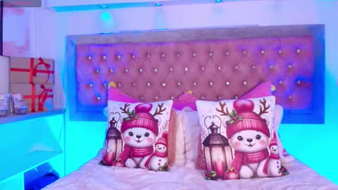 Snapshot of tayzon_foxxx chatting on December 2025 12:56:01 PM Sofia online show from December 2025 12:56:01 PM