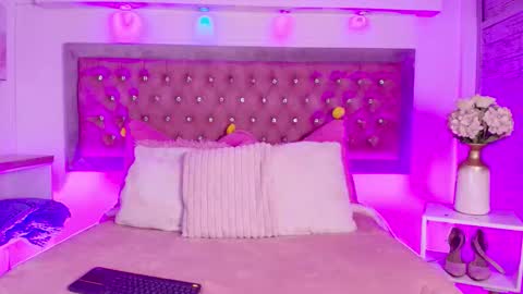 Snapshot of tayzon_foxxx chatting on February 2026 12:58:01 PM Sofia online show from February 2026 12:58:01 PM