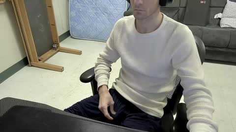 Snapshot of tbone_93 chatting on December 2024 01:10:02 PM Tbone online show from December 2024 01:10:02 PM