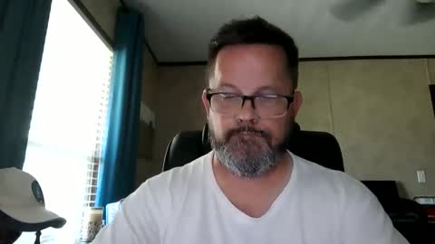 tdhawk87 online show from April 2026 10:34:02 PM