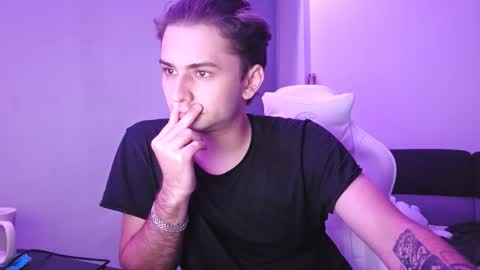 Snapshot of teasenova chatting on November 2025 11:03:01 PM Vlad online show from November 2025 11:03:01 PM