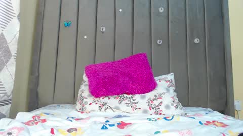 Snapshot of teasequeen01 chatting on February 2025 10:55:01 AM queen online show from February 2025 10:55:01 AM