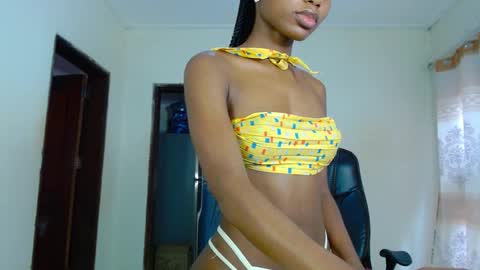 Snapshot of teasequeen01 chatting on October 2025 10:33:01 AM queen online show from October 2025 10:33:01 AM