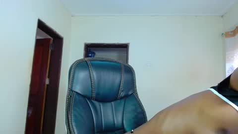 Snapshot of teasequeen01 chatting on October 2025 10:34:02 AM queen online show from October 2025 10:34:02 AM