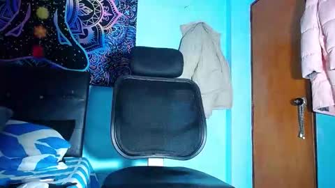 Charlee He online show from February 2026 10:41:02 AM