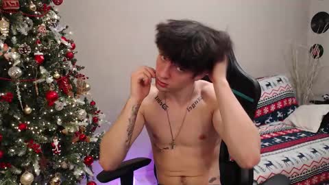 Teddy online show from December 2025 10:28:02 PM