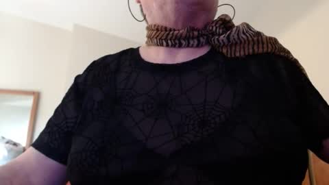 Snapshot of tedlassie chatting on December 2025 11:32:02 PM TedLassie....call me Teddie online show from December 2025 11:32:02 PM