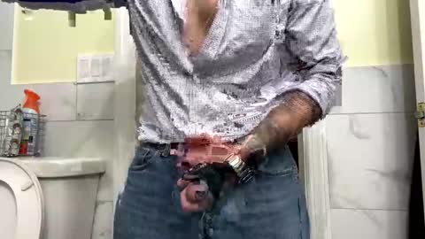 Twizzler online show from October 2025 11:47:01 PM