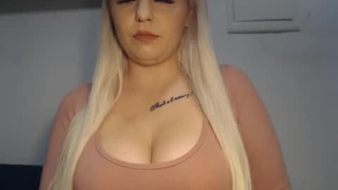 Teeyara  online show from November 2025 03:01:01 PM