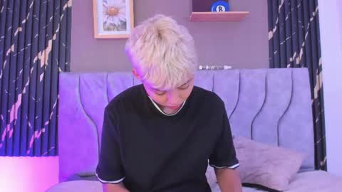 Estefani online show from July 2026 01:29:02 PM