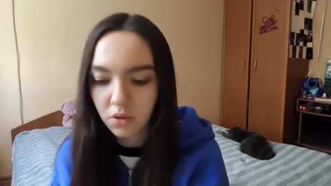 Kimi online show from December 2025 07:37:01 AM