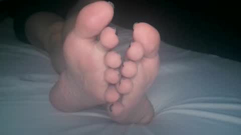 Snapshot of telegram1030 chatting on November 2025 03:39:02 AM Viv West online show from November 2025 03:39:02 AM