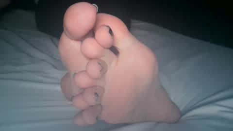 Snapshot of telegram1030 chatting on November 2025 04:34:01 AM Viv West online show from November 2025 04:34:01 AM