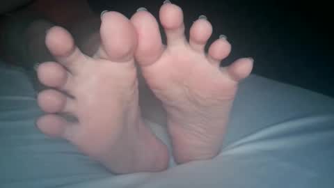 Snapshot of telegram1030 chatting on November 2025 04:12:02 AM Viv West online show from November 2025 04:12:02 AM