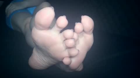 Snapshot of telegram1030 chatting on November 2025 04:33:02 AM Viv West online show from November 2025 04:33:02 AM