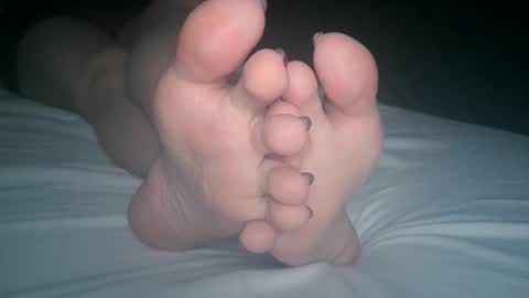 Snapshot of telegram1030 chatting on November 2025 03:28:01 AM Viv West online show from November 2025 03:28:01 AM