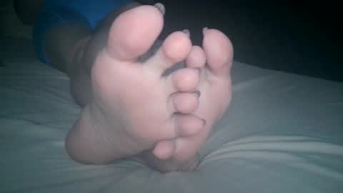 Snapshot of telegram1030 chatting on November 2025 05:32:02 AM Viv West online show from November 2025 05:32:02 AM