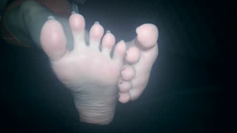 Snapshot of telegram1030 chatting on December 2025 03:22:01 AM Viv West online show from December 2025 03:22:01 AM