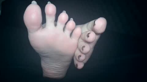 Snapshot of telegram1030 chatting on December 2025 03:48:01 AM Viv West online show from December 2025 03:48:01 AM