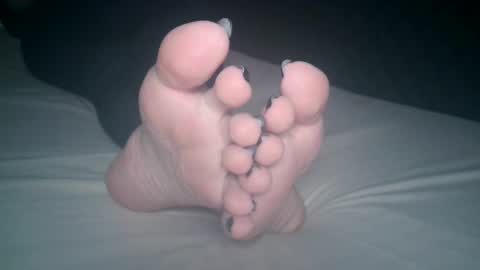 Snapshot of telegram1030 chatting on December 2025 04:39:02 AM Viv West online show from December 2025 04:39:02 AM