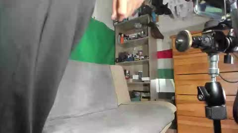 Snapshot of telepaticman chatting on September 2025 12:21:02 PM Virg Lszl online show from September 2025 12:21:02 PM