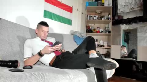 Virg Lszl online show from January 2026 03:38:01 PM