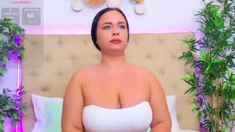 Snapshot of temptingluna_ chatting on July 2026 04:31:01 AM TemptingLuna online show from July 2026 04:31:01 AM