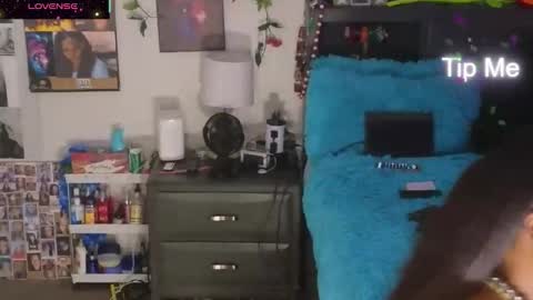 Gaia online show from November 2025 05:06:01 AM