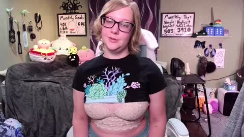 Snapshot of ten_tickle_pixie chatting on December 2024 07:12:02 PM Pixie and Tentacle Overlord online show from December 2024 07:12:02 PM