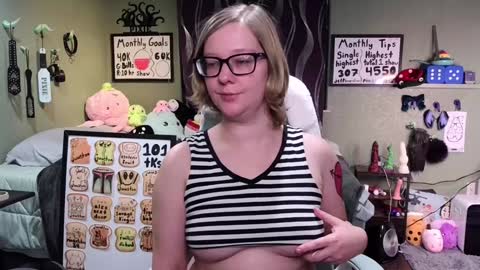 Snapshot of ten_tickle_pixie chatting on January 2025 05:16:01 AM Pixie and Tentacle Overlord online show from January 2025 05:16:01 AM