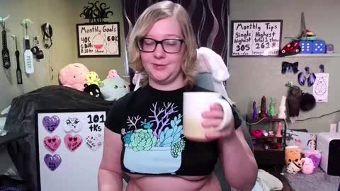 Snapshot of ten_tickle_pixie chatting on February 2025 08:10:01 PM Pixie and Tentacle Overlord online show from February 2025 08:10:01 PM