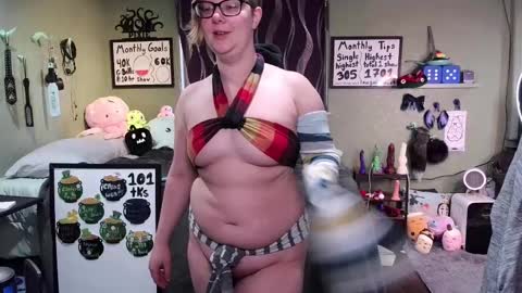 Snapshot of ten_tickle_pixie chatting on March 2025 06:22:01 PM Pixie and Tentacle Overlord online show from March 2025 06:22:01 PM