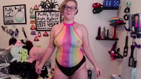 Snapshot of ten_tickle_pixie chatting on September 2025 10:21:01 PM Pixie and Tentacle Overlord online show from September 2025 10:21:01 PM